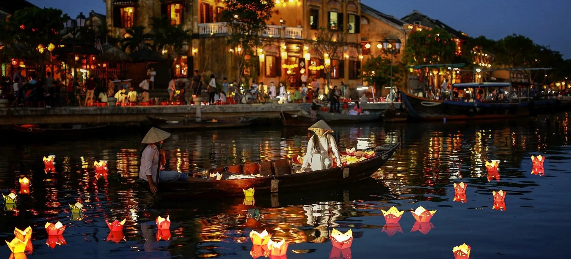 A Guide to the Hoi An Lantern Festival: When and How to Experience It